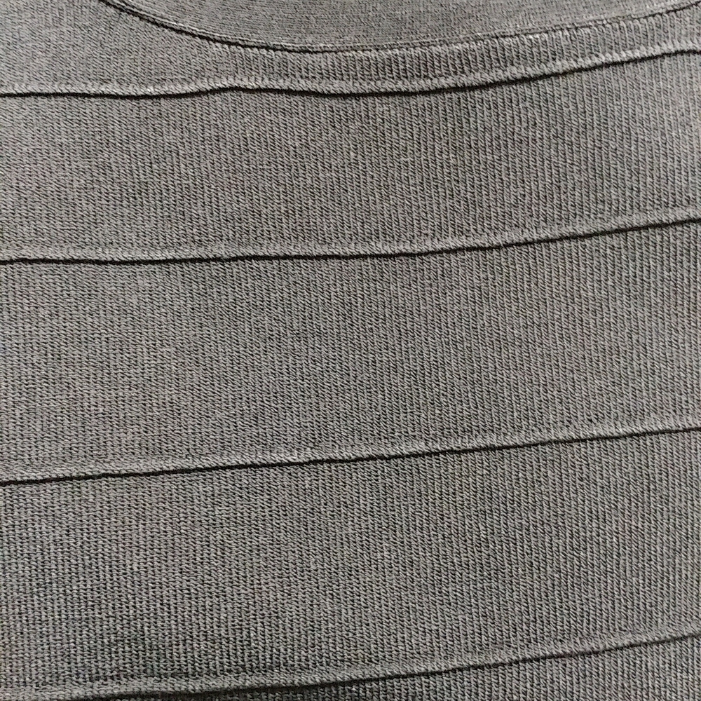 Woman's Shell/ pull over top - Picture 4 of 5
